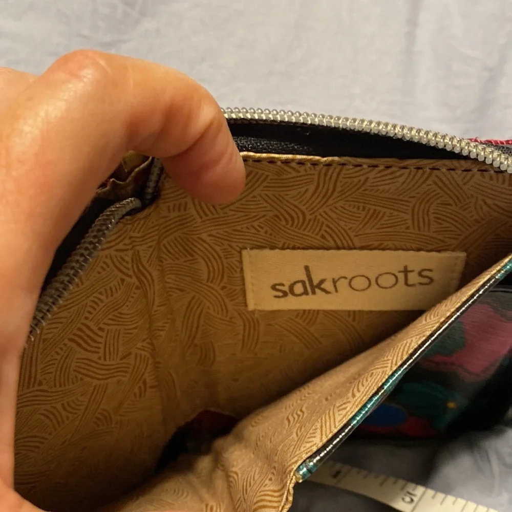 Sakroots Wallet Wristlet Multicolor Small Faux Leather Zipper Pocket Card holder